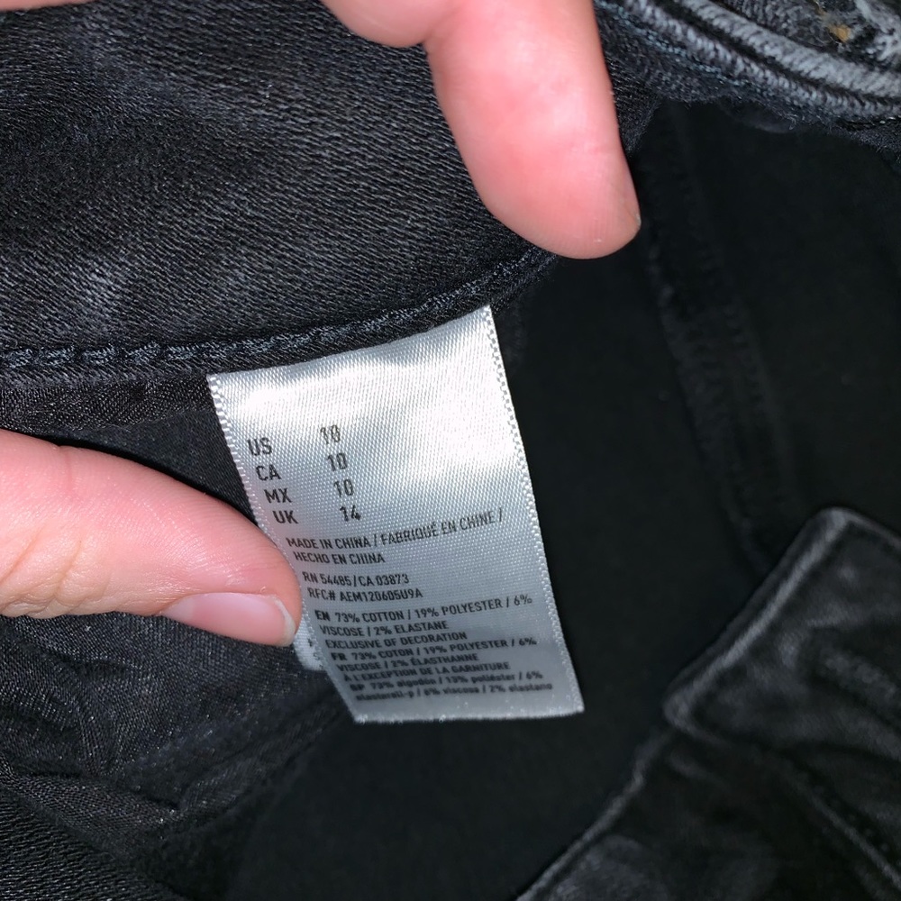 American Eagle Shorts - Picture 3 of 3